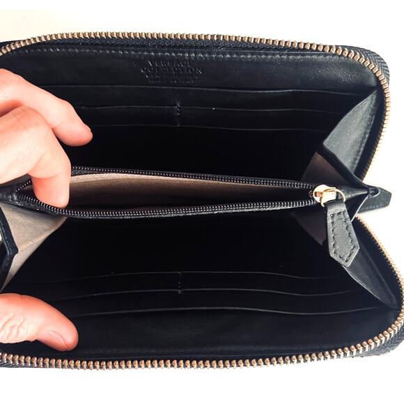 Authentic VERSACE Gold Half Medusa Logo Black Leather Long Zip Around Wallet - Picture 5 of 6